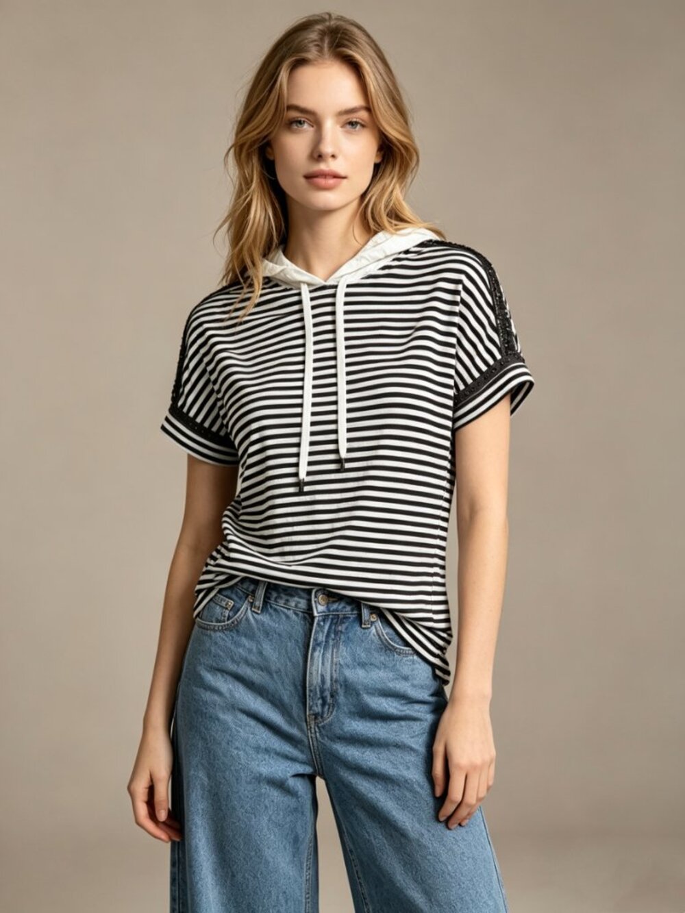 €591 N°21 Black and White Knit Hooded Tunic T-Shirt Size M